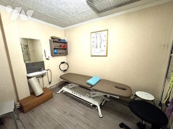 ANTIBES – Port Vauban | Local commercial 195 m² traversant, modulable