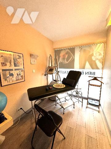 ANTIBES – Port Vauban | Local commercial 195 m² traversant, modulable