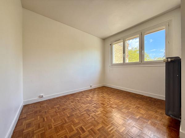 Appartement type 2- balcon et place de parking