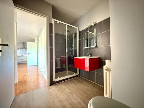 Appartement type 2- balcon et place de parking