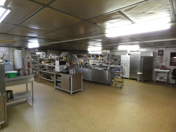 Local commercial 8 pièces