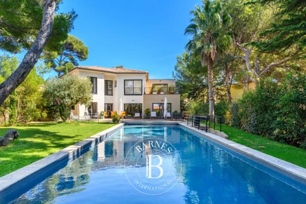 Sanary-sur-Mer, Villa 5 Chambres -  205 m² à vendre