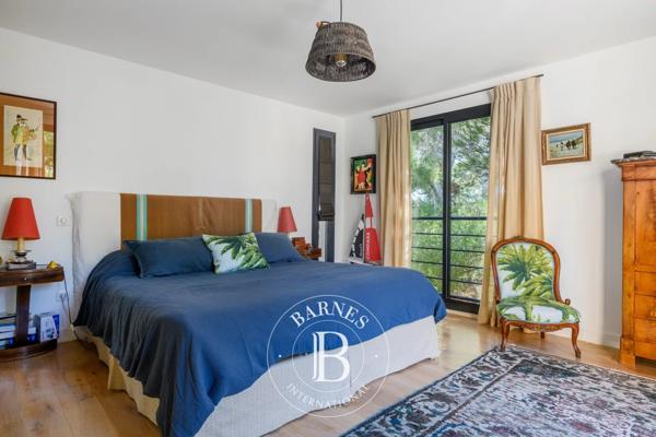 Sanary-sur-Mer, Villa 5 Chambres -  205 m² à vendre