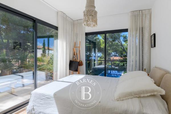 Sanary-sur-Mer, Villa 5 Chambres -  205 m² à vendre