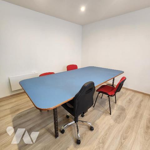 Ateliers et bureaux à Cherré