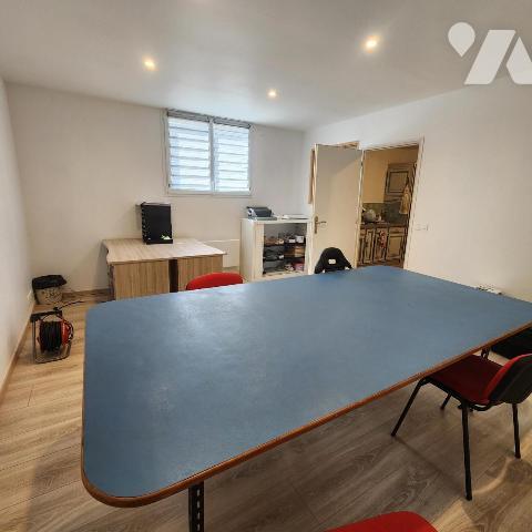 Ateliers et bureaux à Cherré
