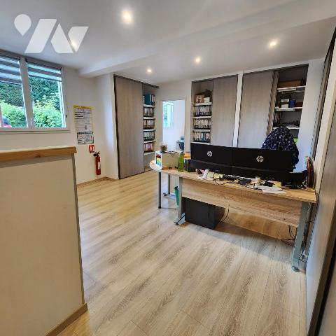 Ateliers et bureaux à Cherré