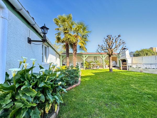 ZOLA Maison 230 m² -6 chambres + bureau, Cave, Garage, Jardin et stationnements,  
Nantes 44100