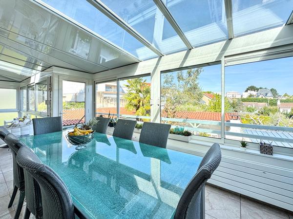 ZOLA Maison 230 m² -6 chambres + bureau, Cave, Garage, Jardin et stationnements,  
Nantes 44100