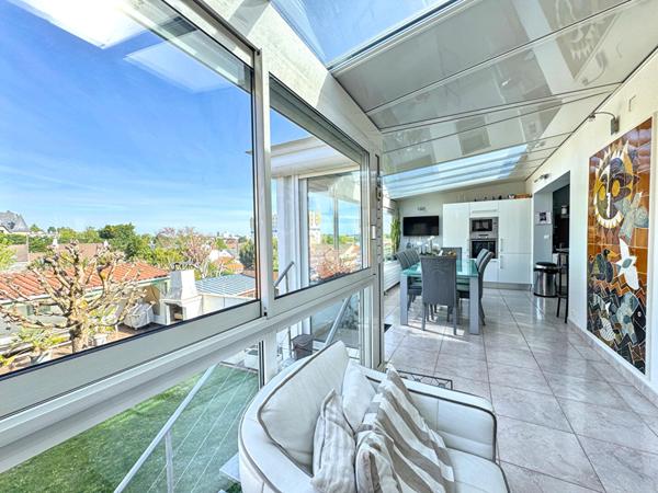 ZOLA Maison 230 m² -6 chambres + bureau, Cave, Garage, Jardin et stationnements,  
Nantes 44100