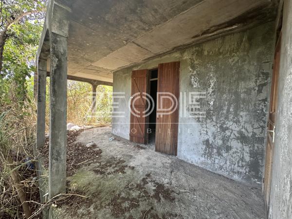 Moule (97160) Villa à terminer de 105m² environ sur un terrain de 850m².