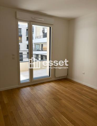 Location Appartement 4 pièces 90.84 m² - Courbevoie 92400