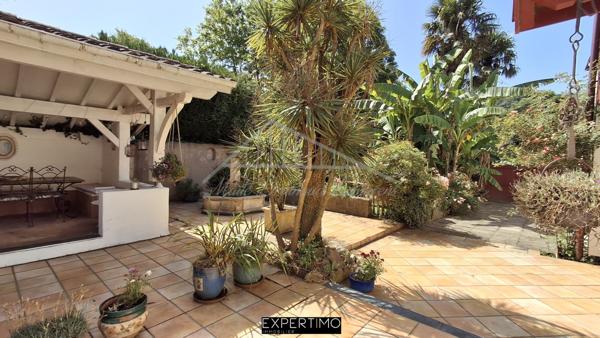 Louhossoa (64250) Charmante maison en pierres dans son écrin de verdure