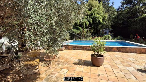 Louhossoa (64250) Charmante maison en pierres dans son écrin de verdure