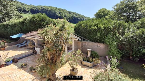 Louhossoa (64250) Charmante maison en pierres dans son écrin de verdure