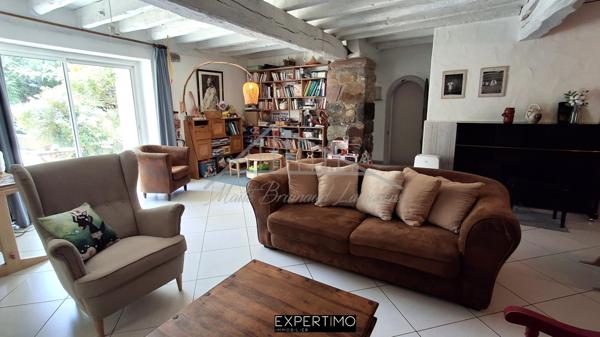 Louhossoa (64250) Charmante maison en pierres dans son écrin de verdure