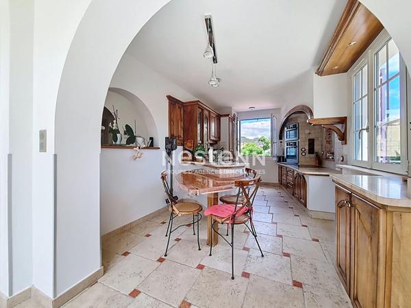 A vendre maison 2 appartements à Laragne-Montéglin