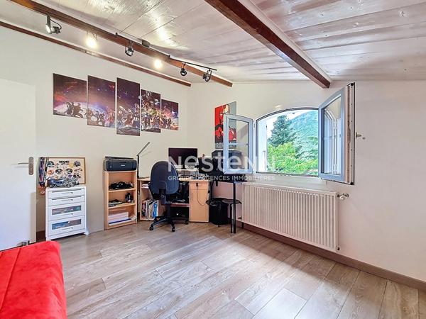 A vendre maison 2 appartements à Laragne-Montéglin