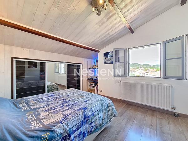 A vendre maison 2 appartements à Laragne-Montéglin