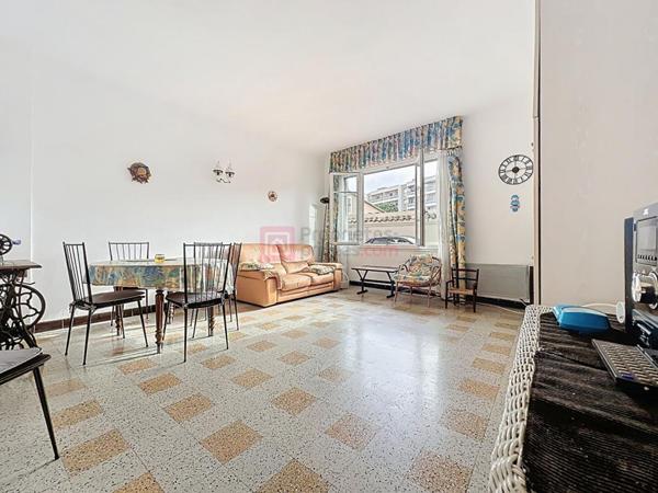 Grand studio de 35 m² au rez-de-chaussée, en plein coeur de Vallauris