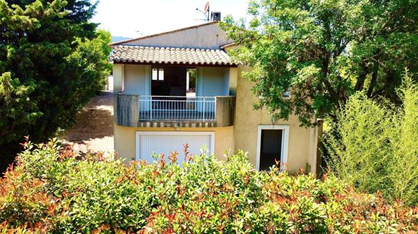 La Roquette s/Siagne - Villa avec grand garage.