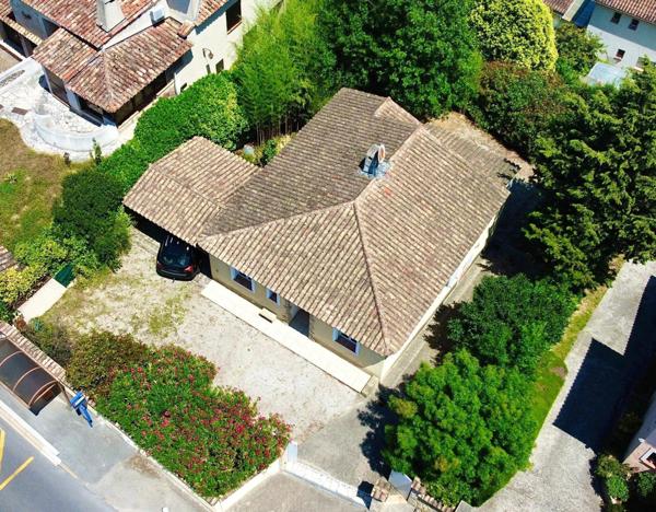 La Roquette s/Siagne - Villa avec grand garage.