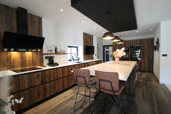 Propriété à vendre 6 pièces proche de MARMANDE (47) 2 maisons, dépôt/garage, piscine, terrain 4510m²