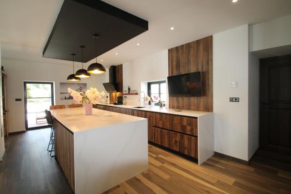 Propriété à vendre 6 pièces proche de MARMANDE (47) 2 maisons, dépôt/garage, piscine, terrain 4510m²