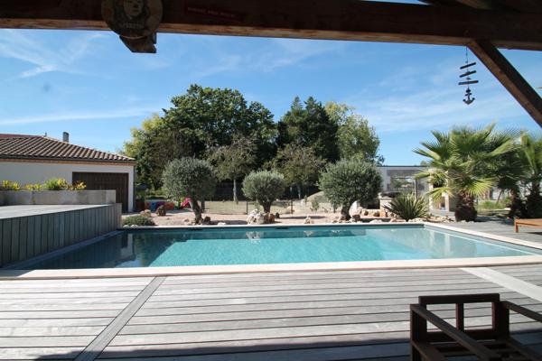 Propriété à vendre 6 pièces proche de MARMANDE (47) 2 maisons, dépôt/garage, piscine, terrain 4510m²