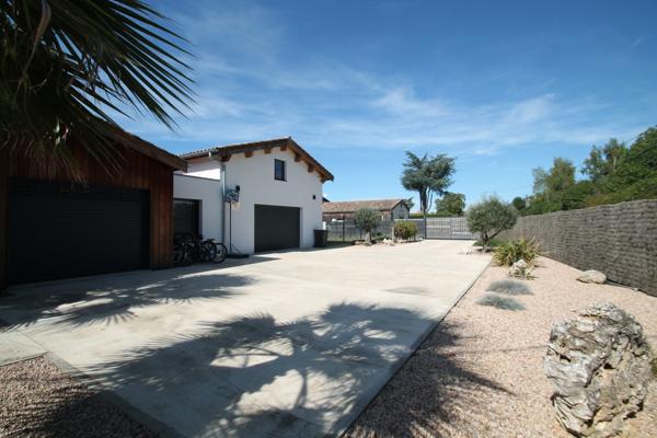 Propriété à vendre 6 pièces proche de MARMANDE (47) 2 maisons, dépôt/garage, piscine, terrain 4510m²