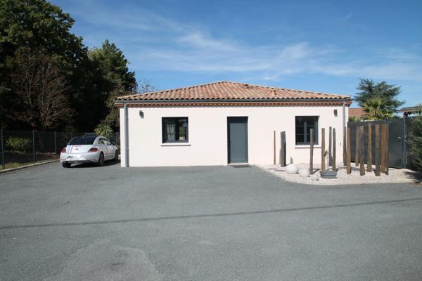 Propriété à vendre 6 pièces proche de MARMANDE (47) 2 maisons, dépôt/garage, piscine, terrain 4510m²