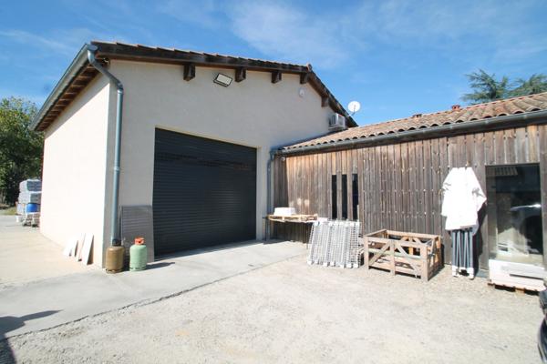Propriété à vendre 6 pièces proche de MARMANDE (47) 2 maisons, dépôt/garage, piscine, terrain 4510m²