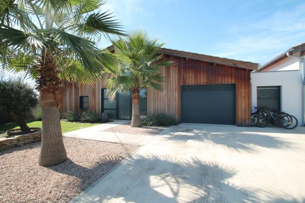 Propriété à vendre 6 pièces proche de MARMANDE (47) 2 maisons, dépôt/garage, piscine, terrain 4510m²