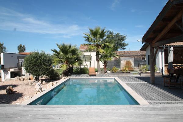 Propriété à vendre 6 pièces proche de MARMANDE (47) 2 maisons, dépôt/garage, piscine, terrain 4510m²
