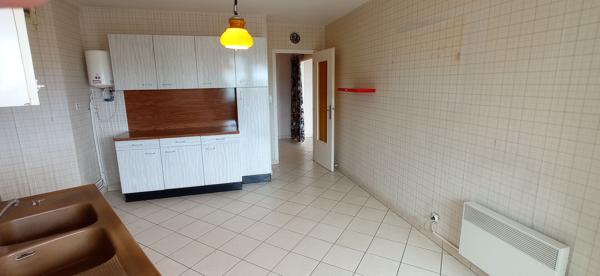 VENTE APPARTEMENT F3 TERRASSE GARAGE MONTLUCON Montlucon