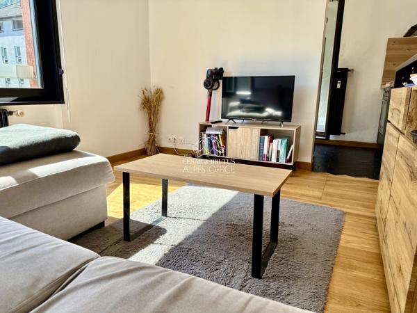 Sallanches hyper centre, appartement 2 pièces, 1 chambre, 26,56 M2, balcon/ loggia, cave;