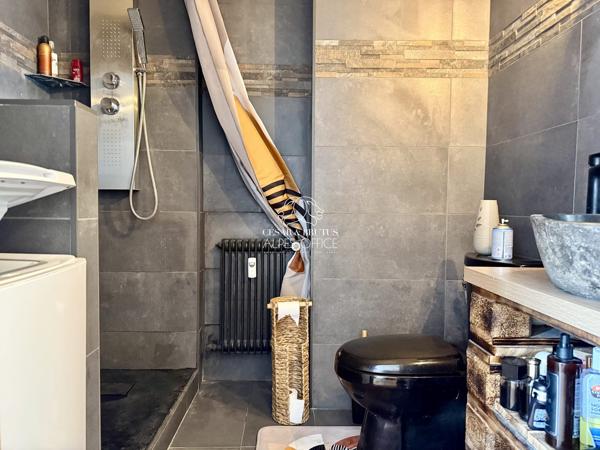 Sallanches hyper centre, appartement 2 pièces, 1 chambre, 26,56 M2, balcon/ loggia, cave;