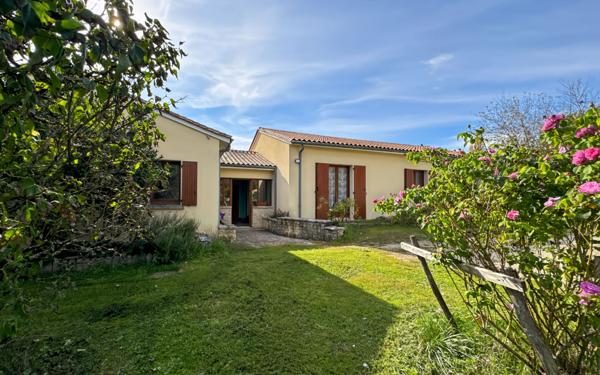 Maison à vendre    6 pièces • 197 m2 Château-l'Évêque