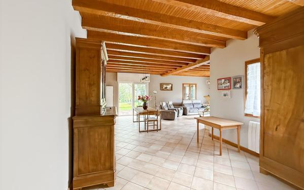 Maison à vendre    6 pièces • 197 m2 Château-l'Évêque