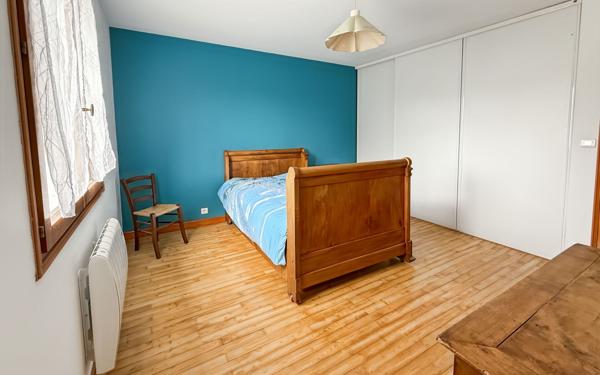 Maison à vendre    6 pièces • 197 m2 Château-l'Évêque