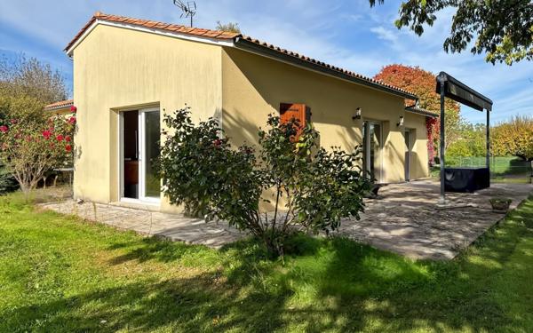 Maison à vendre    6 pièces • 197 m2 Château-l'Évêque