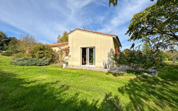 Maison à vendre    6 pièces • 197 m2 Château-l'Évêque