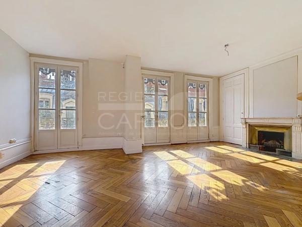 APPARTEMENT T3 A VENDRE - LYON 2EME ARRONDISSEMENT - 57 m 2 - 345 000 €