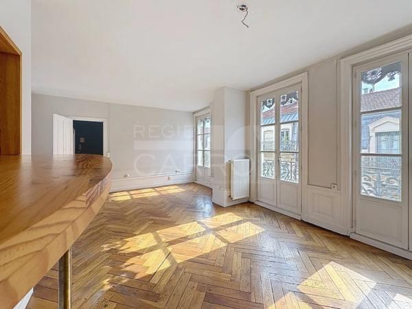 APPARTEMENT T3 A VENDRE - LYON 2EME ARRONDISSEMENT - 57 m 2 - 345 000 €