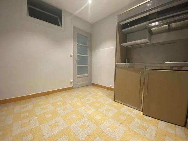 APPARTEMENT T3 A LOUER - LYON 3EME ARRONDISSEMENT Saint-Maximin-Sisley 46 m 2 832 € charges comprises par mois