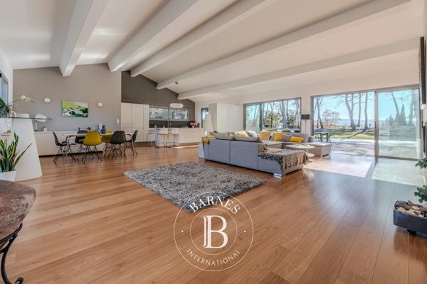 Aix-en-Provence, Maison 5 Chambres -  235 m² à vendre