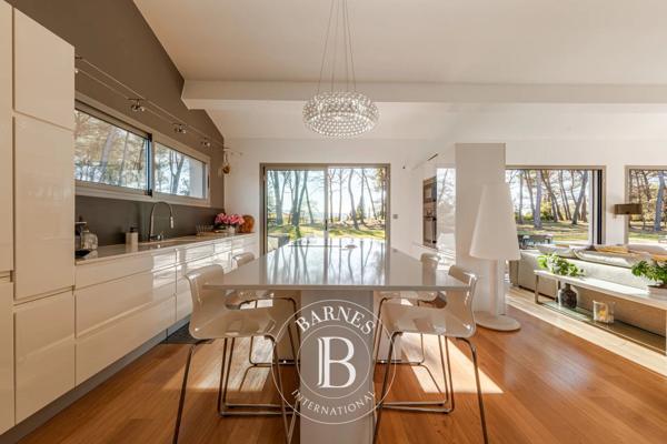 Aix-en-Provence, Maison 5 Chambres -  235 m² à vendre