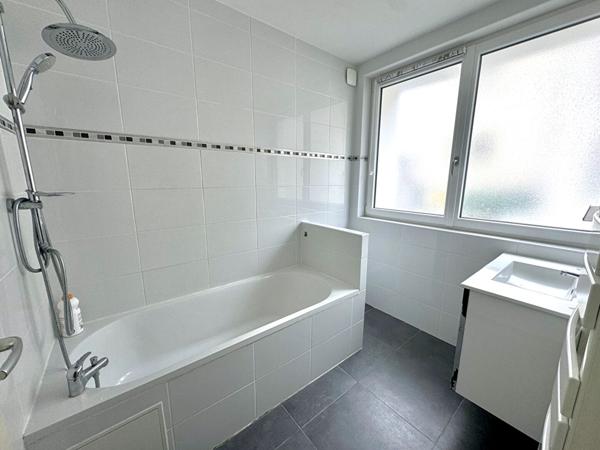 Appartement F3- 62 M2, balcon, 2 chambres