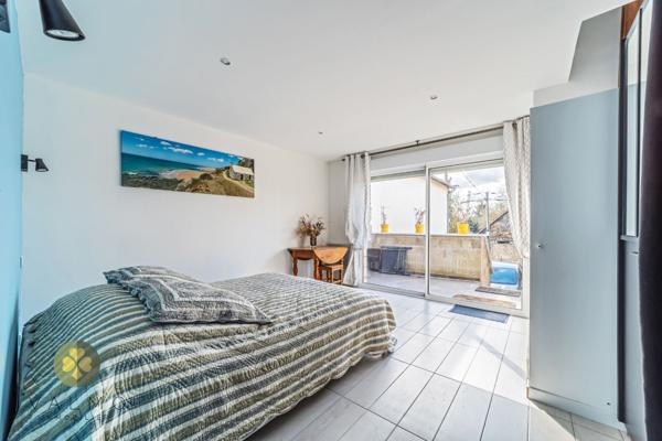 Maison
                                                                                                                                                                                                                                                                                                                        5 pièce(s)                                                                                                                                                                                                          4 chambre(s)                                                                                                                                                                                                          136  m²