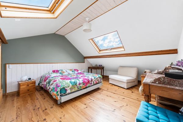 Maison
                                                                                                                                                                                                                                                                                                                        5 pièce(s)                                                                                                                                                                                                          4 chambre(s)                                                                                                                                                                                                          136  m²